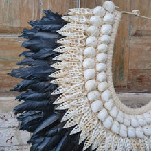 Charger l&#39;image dans la galerie, Medium Tribal Papua Necklace Stand Black / White - bohemian-beach-house
