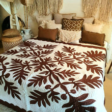 Charger l&#39;image dans la galerie, Hand Stitched Tropical Quilt White / Brown - bohemian-beach-house
