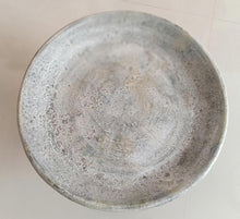 Cargar imagen en el visor de la galería, Standing Offering Tray Handmade In Grey in Medium
