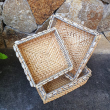 Laden Sie das Bild in den Galerie-Viewer, Set of 3 Hand Braided Rattan Baskets in Grey Trim
