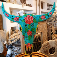 Laden Sie das Bild in den Galerie-Viewer, Hand Painted Small Resin Cow Skull on a stand in Turquoise Green
