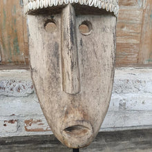 Cargar imagen en el visor de la galería, Tribal Shell Décor Masks Small
