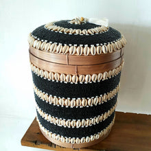 Laden Sie das Bild in den Galerie-Viewer, Round Beaded Cowrie Shell &amp; Bamboo Storage Box in Black Large
