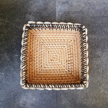 Charger l&#39;image dans la galerie, Set of 3 Hand Braided Rattan Baskets with Black Trim
