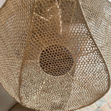 Laden Sie das Bild in den Galerie-Viewer, Handmade Moroccan Raffia Knotted Pendant Lamp Shade in Tan Small
