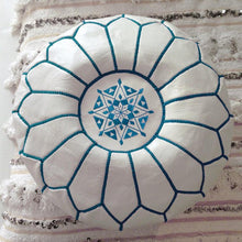 Laden Sie das Bild in den Galerie-Viewer, Moroccan Hand Stitched Leather pouf in White with Blue stitching
