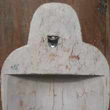 Laden Sie das Bild in den Galerie-Viewer, White Wash Buddha Head Mask Large
