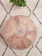 Cargar imagen en el visor de la galería, Moroccan Hand Stitched Leather pouf in Nude /Pinktone

