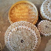 Cargar imagen en el visor de la galería, Set of 3 Round Bamboo Hand Made Boxes Cowrie Shells
