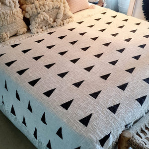Triangle Fringed Throw Blanket in Black and Ivory