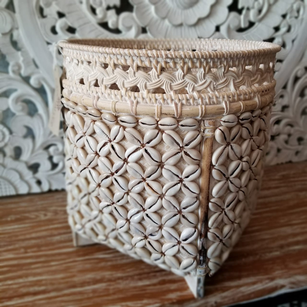 Rattan Baskets with Cowrie Shells in Natural