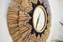 Laden Sie das Bild in den Galerie-Viewer, Straw Grass Woven Mirror in Tan and Black
